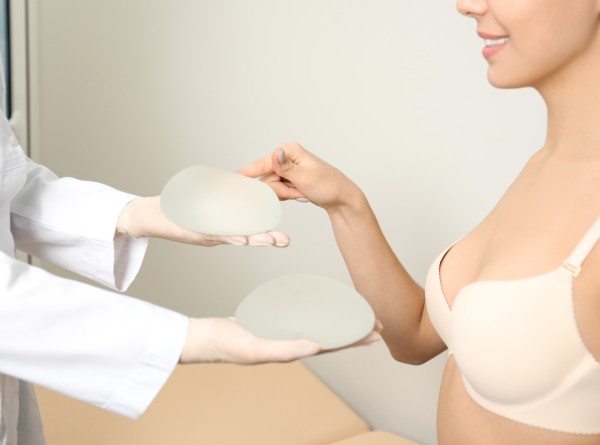 Mamoplastia ou Mastopexia? Resolva Suas Dúvidas com Este Guia Definitivo
